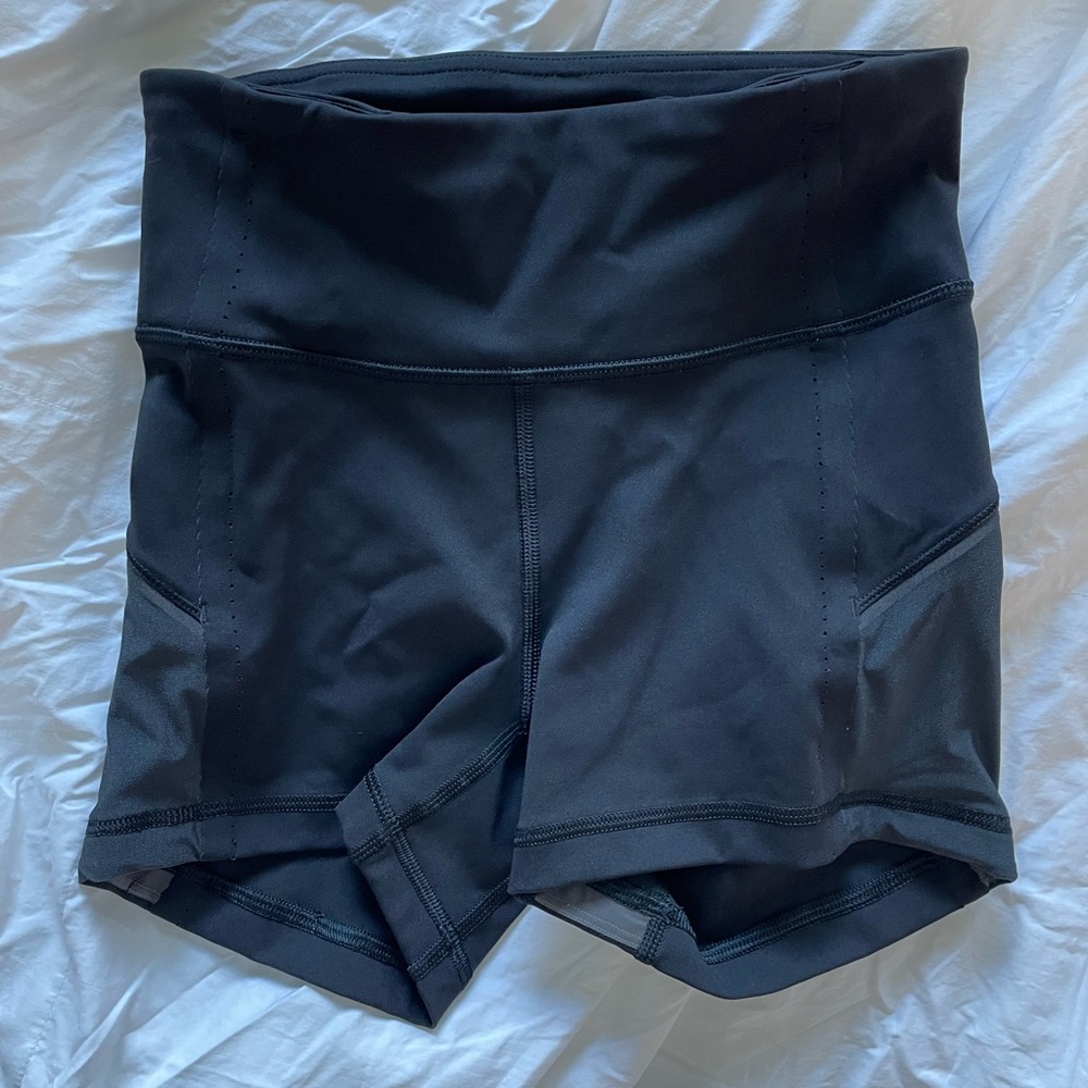 lulu 🍋 biker/running shorts, perfect condition, size 2